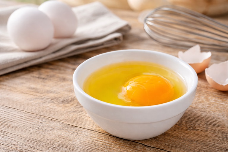 Ei aufschlagen, Geruchstest.