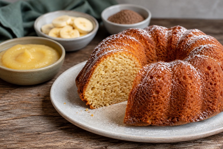 Backen ohne Ei - Rührkuchen mit Apfelmus, Bananen und Leinsamen.