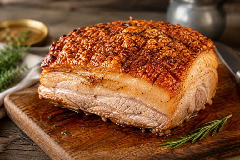 Schweinsbraten mit knuspriger Kruste.
