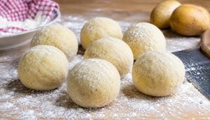 Zwetschkenknödel Teig klebt -Tipps