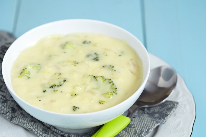 Herbstliche Brokkoli-Cheddar-Suppe Rezept.